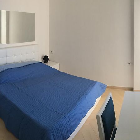 White Residence Apartament Sarandë Esterno foto