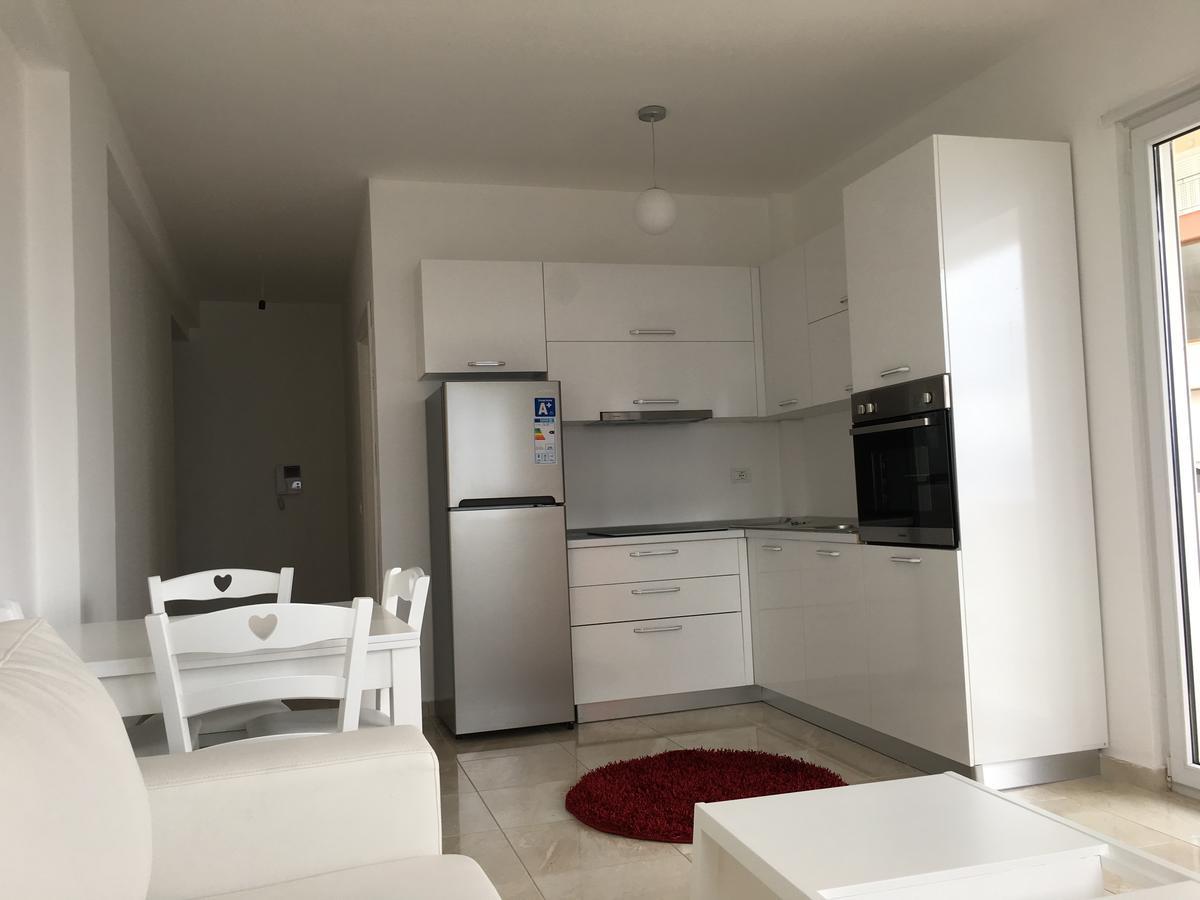 White Residence Apartament Sarandë Esterno foto