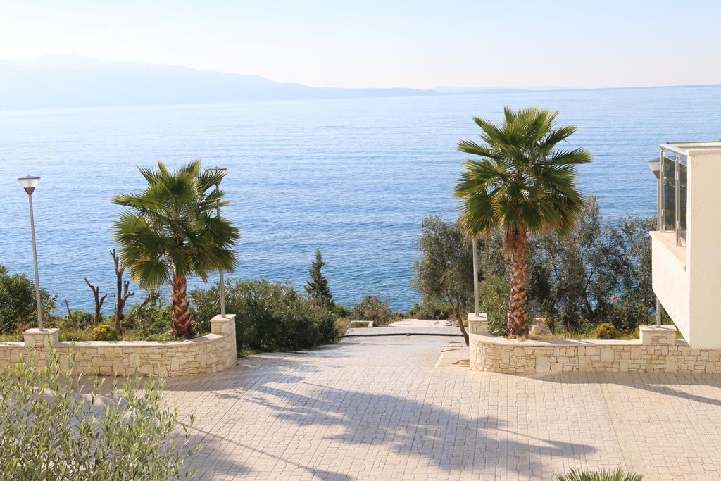 White Residence Apartament Sarandë Esterno foto