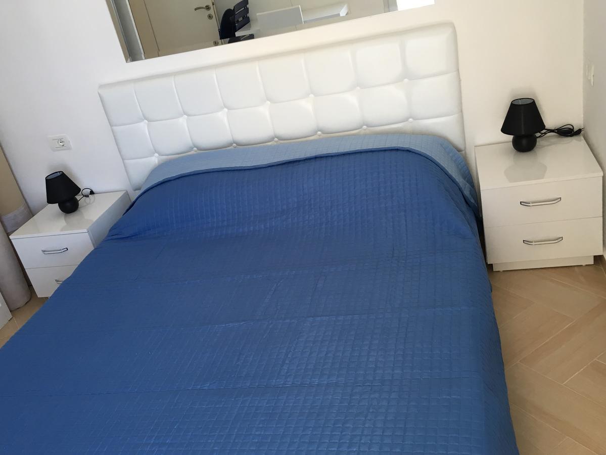 White Residence Apartament Sarandë Esterno foto