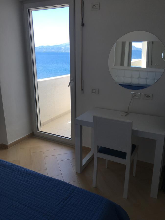 White Residence Apartament Sarandë Esterno foto