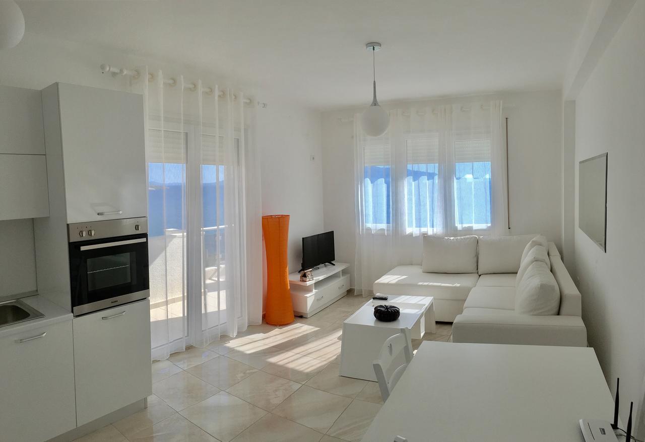 White Residence Apartament Sarandë Esterno foto